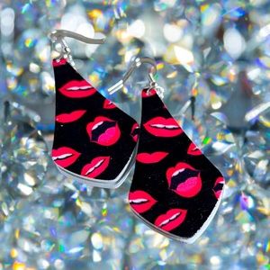 NEW Sexy Red Rock n’ Roll Lips Kiss Print Geometric Teardrop Dangle Earrings
